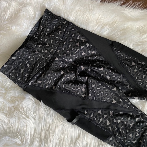 Fabletics High Waisted Leopard Ultracool Leggings - Picture 5 of 16